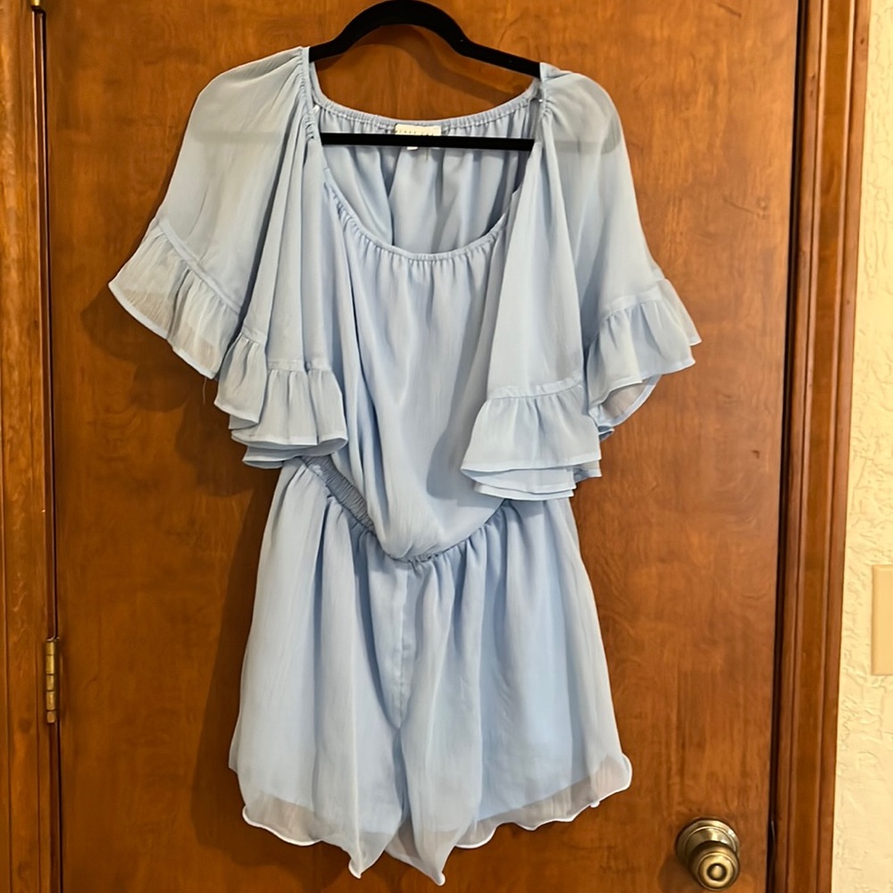 Ruffled short romper